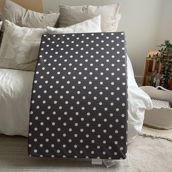 Milliard Pack 'N Play Mattress - Dual Sided - Picture 3 of 3